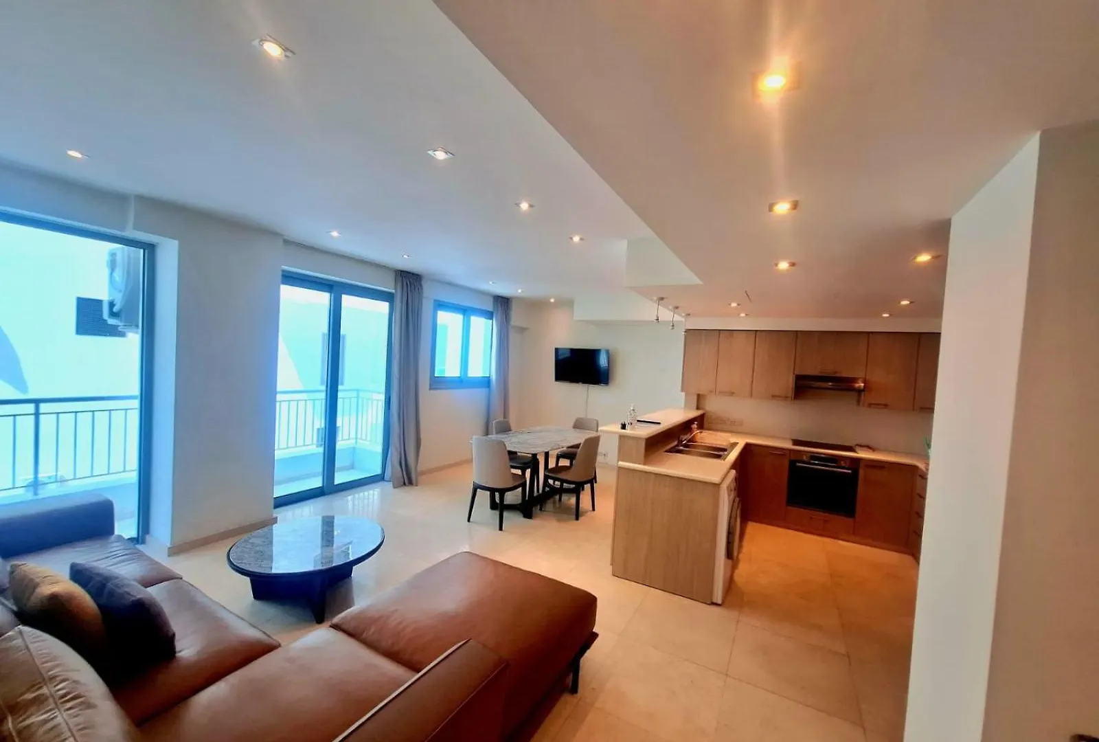 Aphrodite Plaza Larnaca Hotel apartamentowy