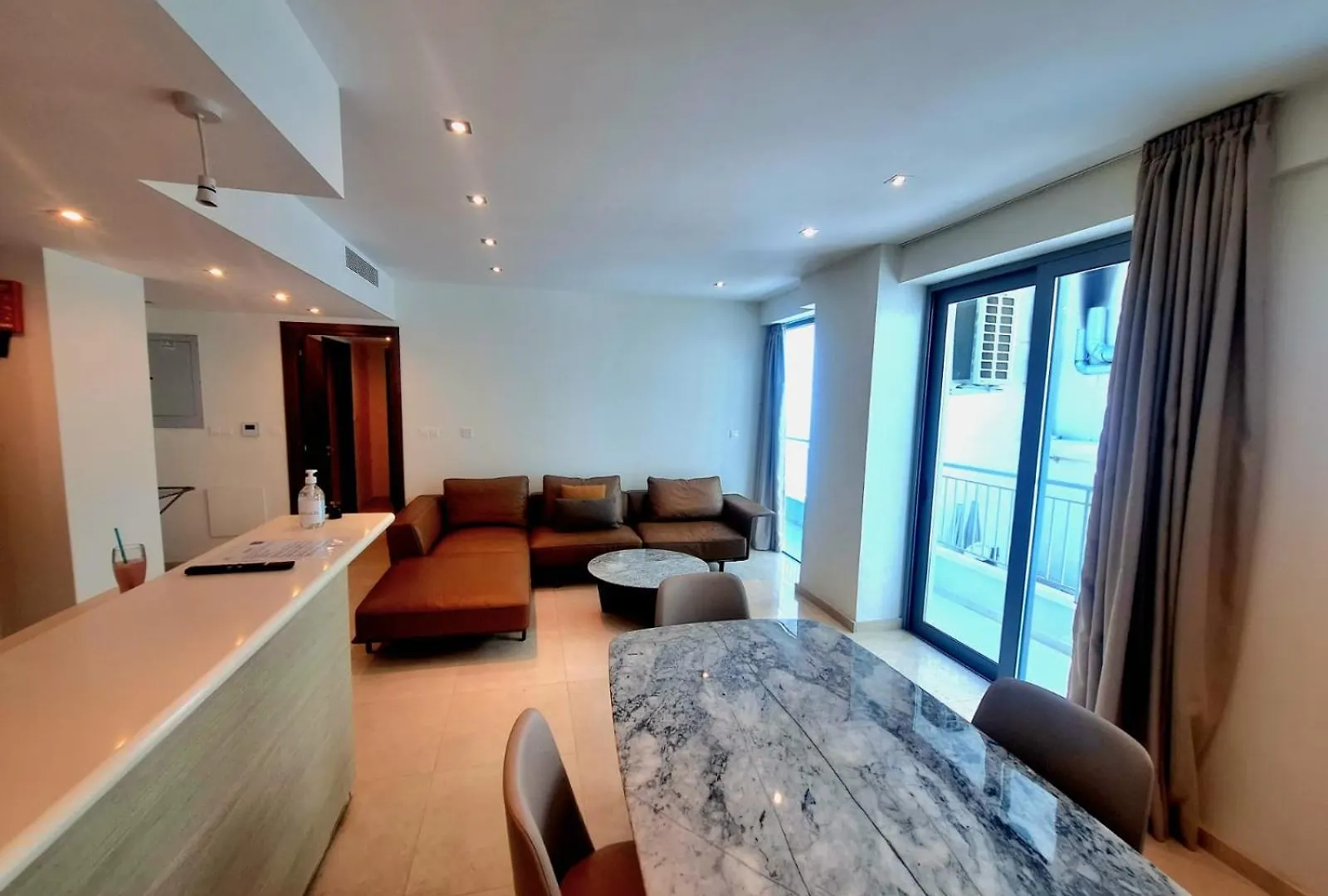 Aphrodite Plaza Larnaca Hotel apartamentowy